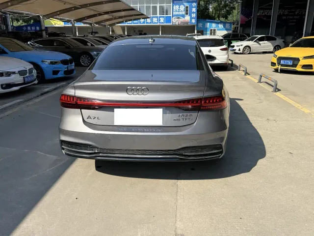 Audi A7L — Фото автомобиля 5