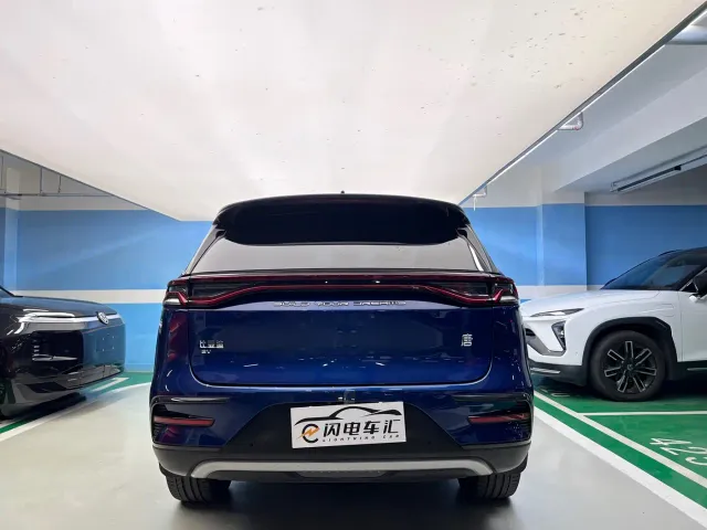 BYD Tang — Фото автомобиля 7