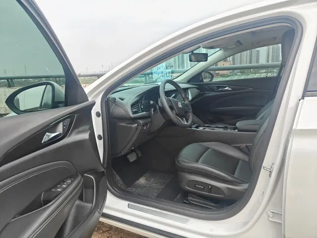 Buick Regal — Фото автомобиля 7