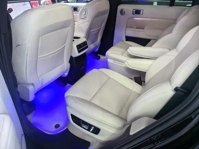 Li Auto L8 — Фото автомобиля 9