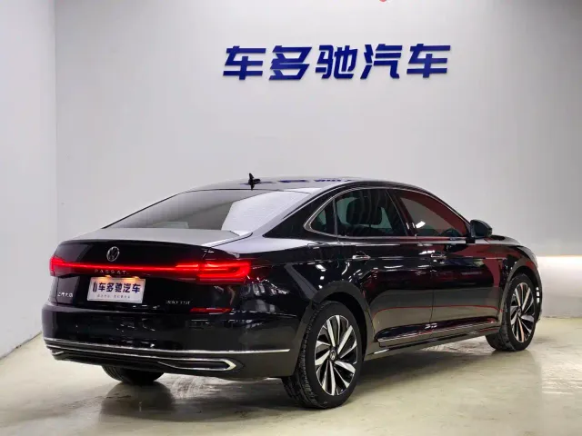Volkswagen Passat — Фото автомобиля 7