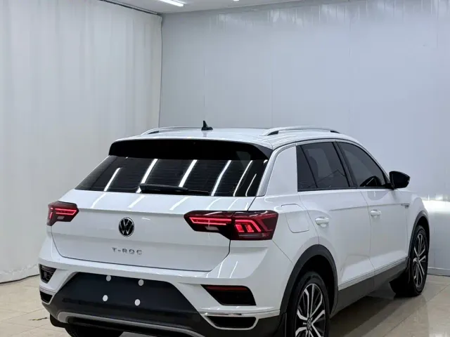Volkswagen T-Roc — Фото автомобиля 4