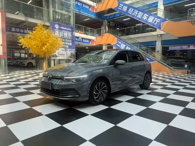 Фотография автомобиля — Volkswagen Golf
