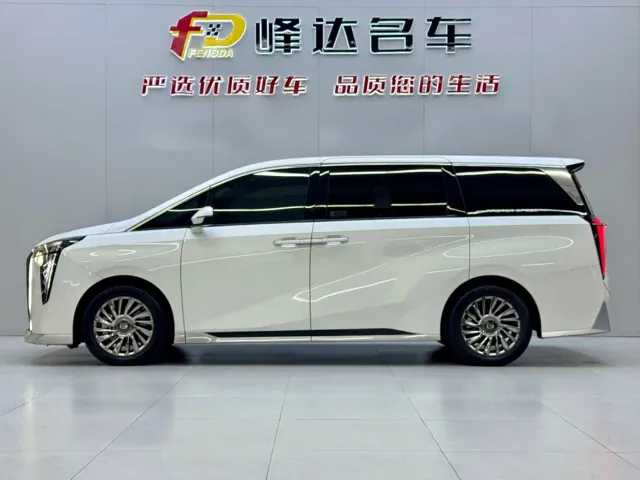 GAC Trumpchi M8 — Фото автомобиля 3