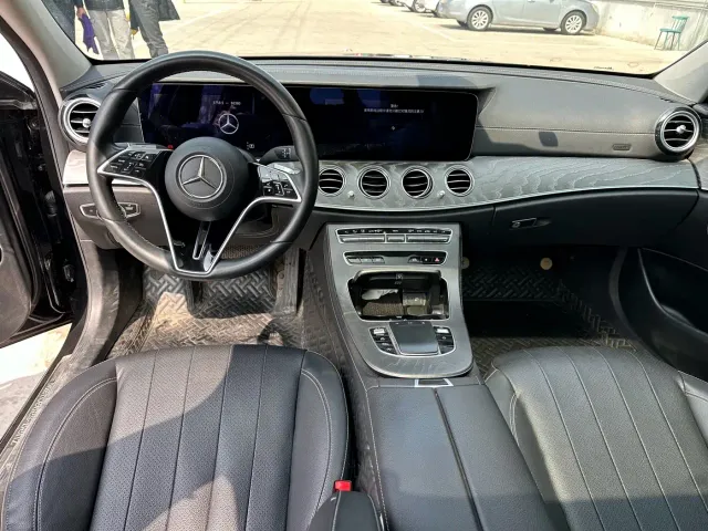 Mercedes-Benz E-Class — Фото автомобиля 6