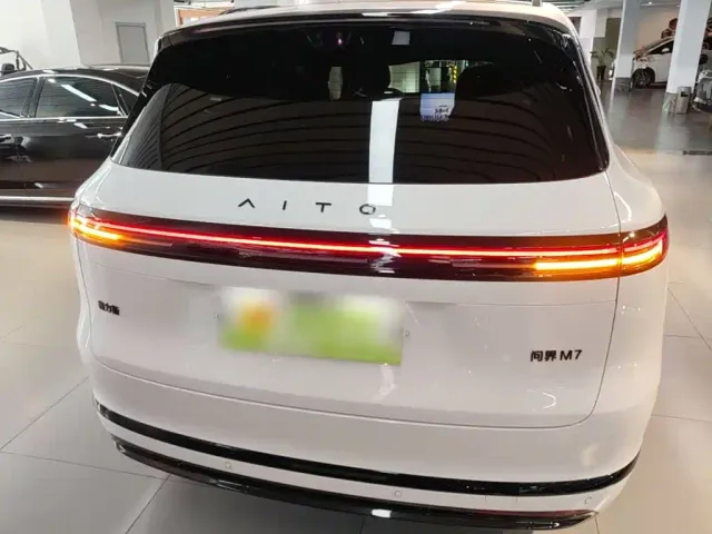 Aito M7 — Фото автомобиля 5