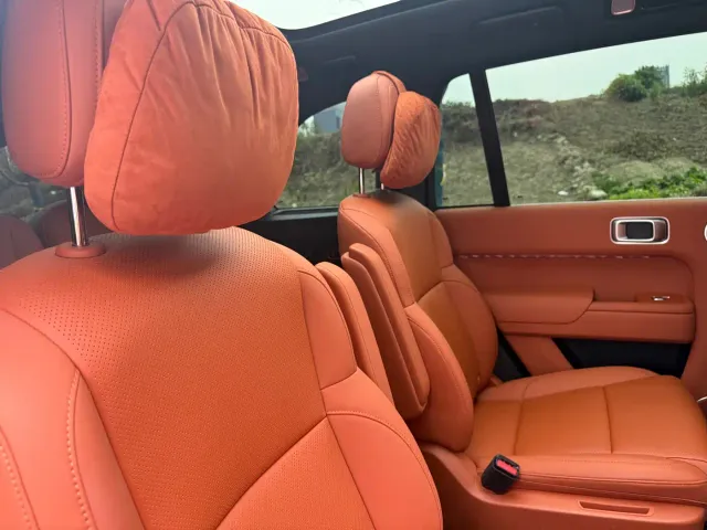 Li Auto L8 — Фото автомобиля 17