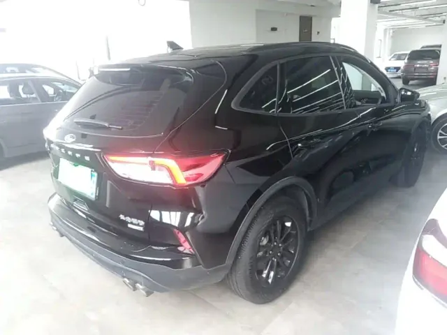 Ford Escape — Фото автомобиля 6