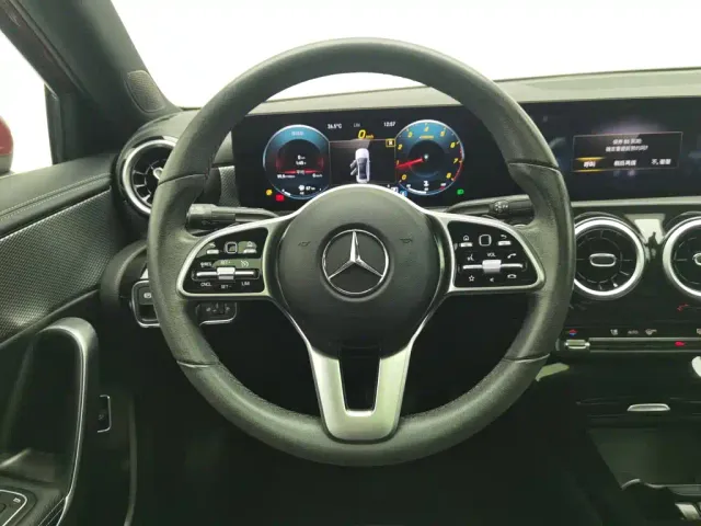 Mercedes-Benz A-Class — Фото автомобиля 11