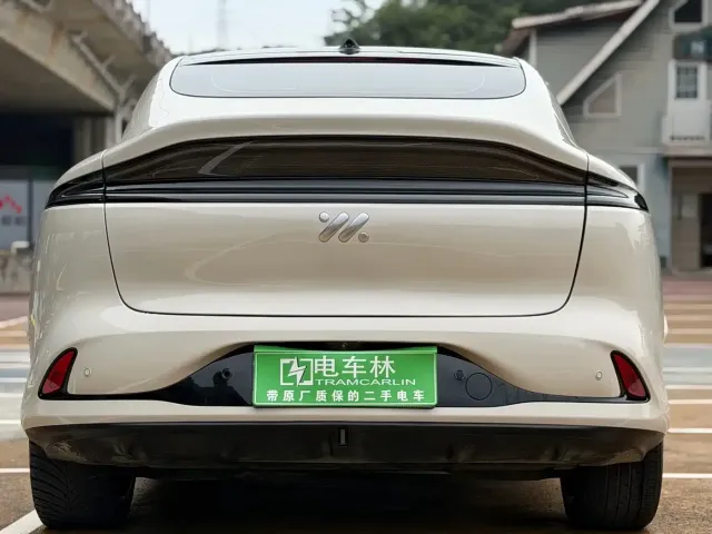 IM Motors LS6 — Фото автомобиля 21
