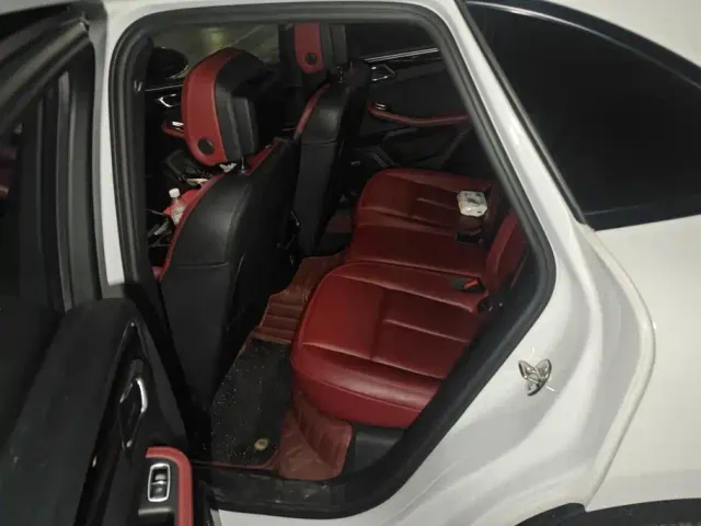 Porsche Macan — Фото автомобиля 11
