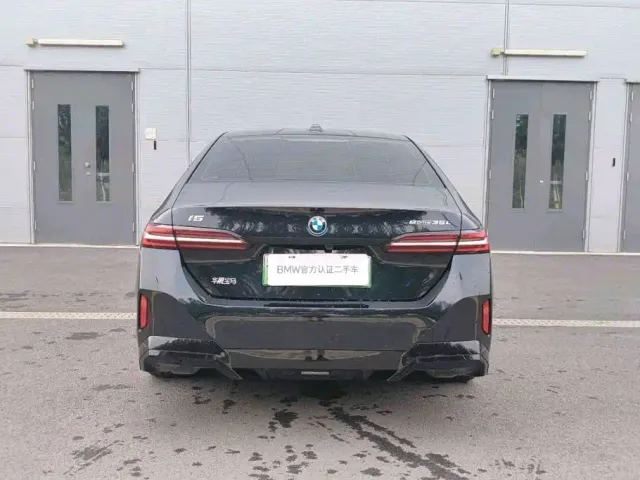 BMW i5 — Фото автомобиля 6