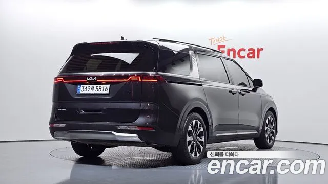 Kia Canival — Фото автомобиля 2