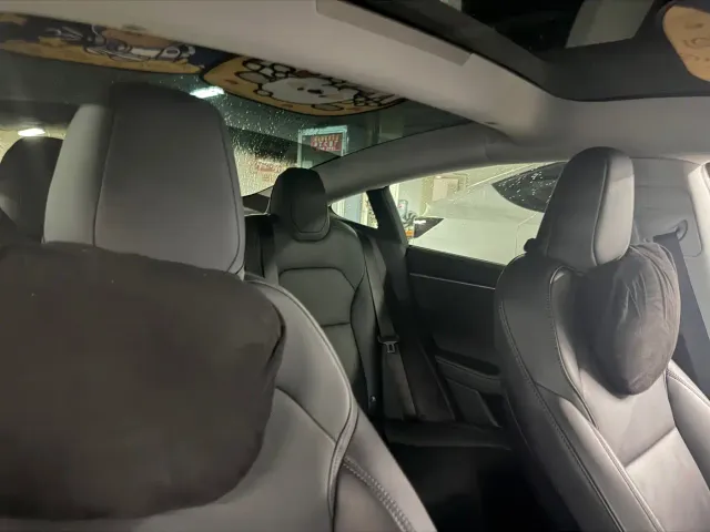 Tesla Model 3 — Фото автомобиля 12