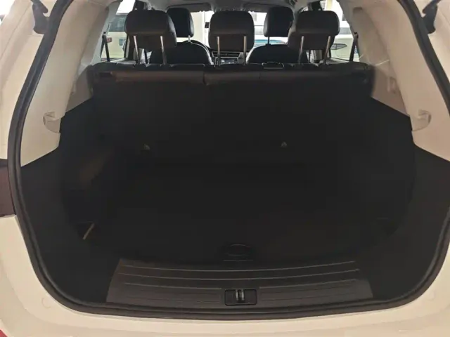 Roewe RX5 — Фото автомобиля 18
