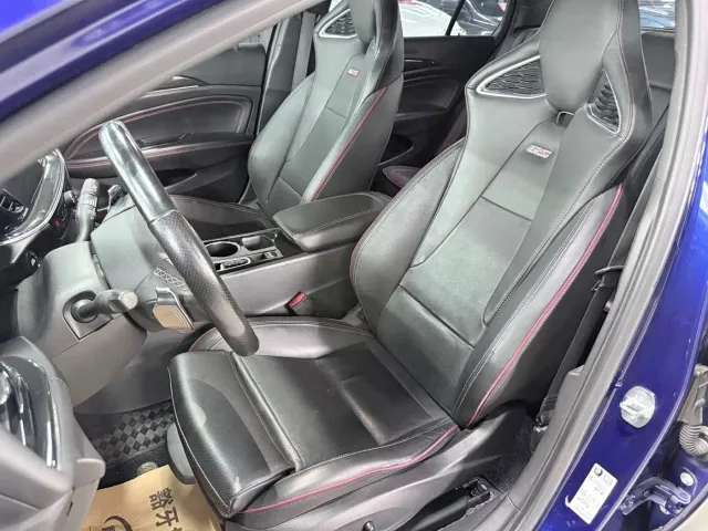 Buick Regal — Фото автомобиля 10