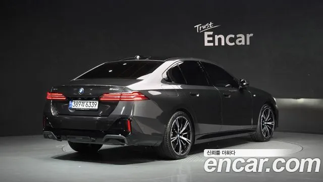 BMW 5-Series — Фото автомобиля 2