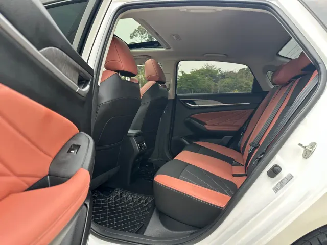 Changan Eado — Фото автомобиля 14