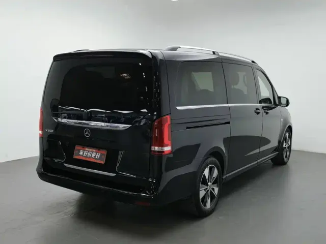 Mercedes-Benz V-Class — Фото автомобиля 2