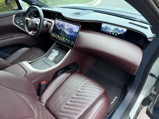 Avatr 11 — Фото автомобиля 21