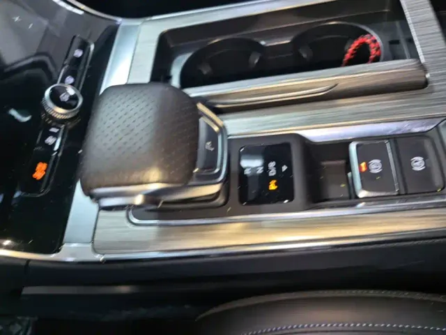 Roewe RX5 — Фото автомобиля 13