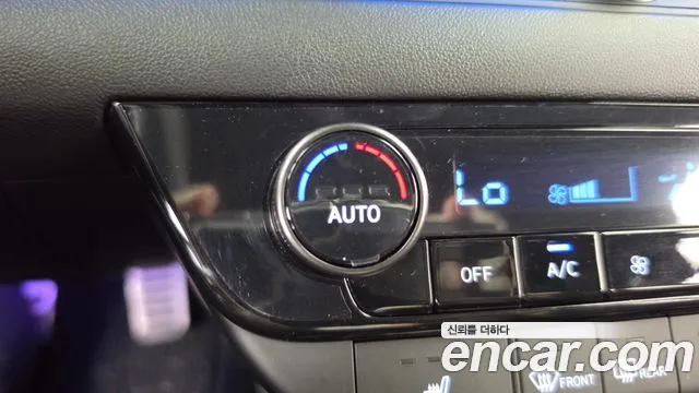 Hyundai AVANTE — Фото автомобиля 30