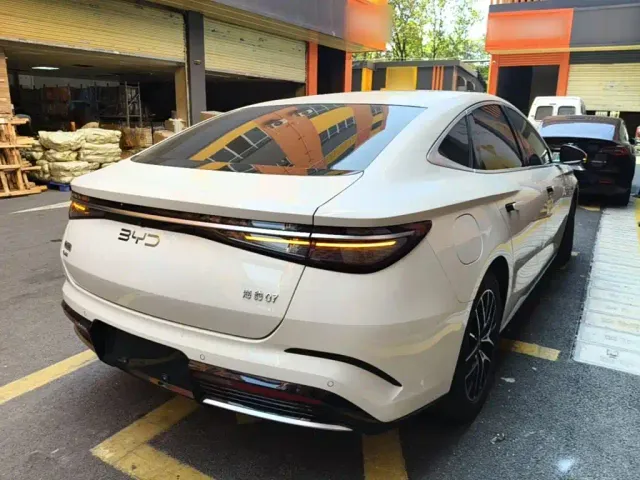 BYD Seal 07 DM-i — Фото автомобиля 6