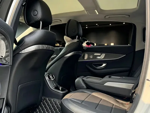Mercedes-Benz E-Class — Фото автомобиля 8