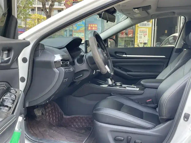 Nissan Teana — Фото автомобиля 6