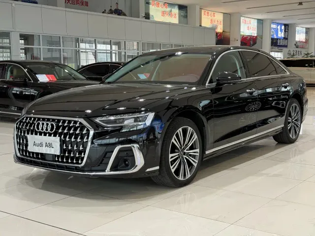 Фотография автомобиля — Audi A8