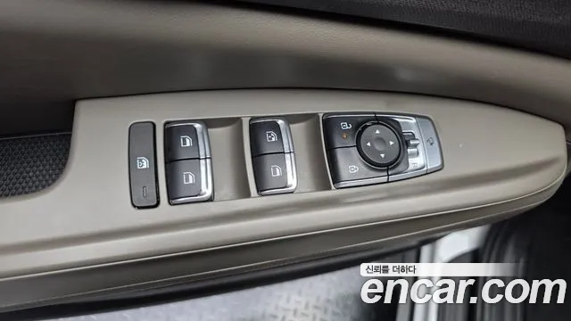 Kia Carnival Generation 4 — Фото автомобиля 28