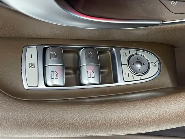 Mercedes-Benz E-Class — Фото автомобиля 13