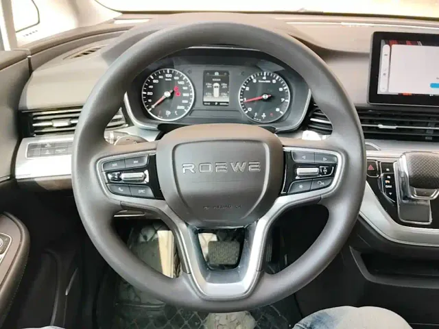 Roewe iMAX8 — Фото автомобиля 10