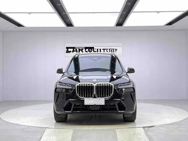 BMW X7 — Фото автомобиля 8