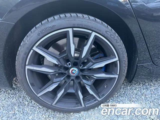 BMW 8 Series G15 — Фото автомобиля 13