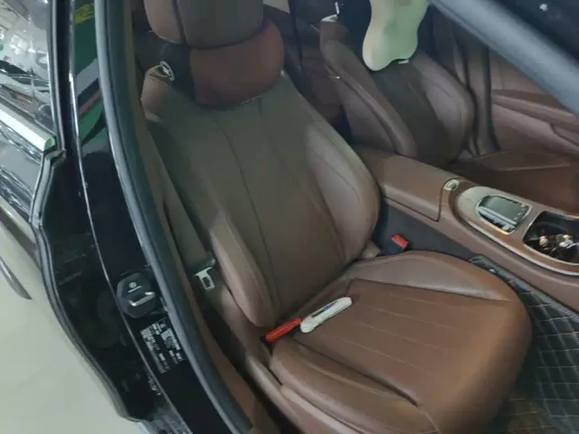 Mercedes-Benz E-Class — Фото автомобиля 24