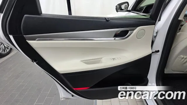 Hyundai Grandeur New — Фото автомобиля 14