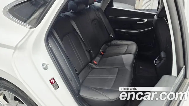 Hyundai Sonata Sonata (DN8) 2.0 LPG(Для проката) — Фото автомобиля 11