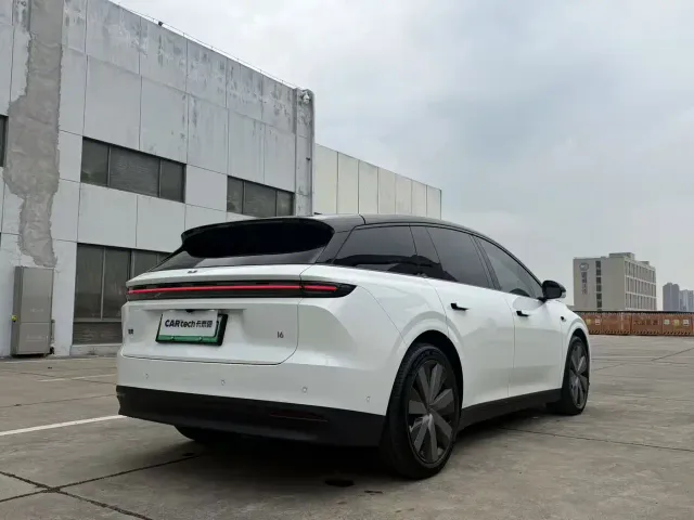 Li Auto i6 — Фото автомобиля 9