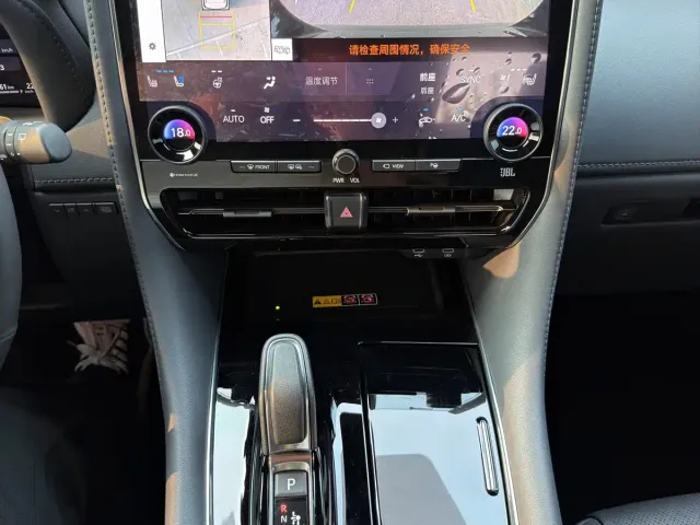 Toyota Vellfire — Фото автомобиля 13