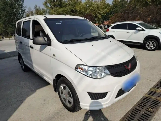 Wuling Hongguang — Фото автомобиля 3