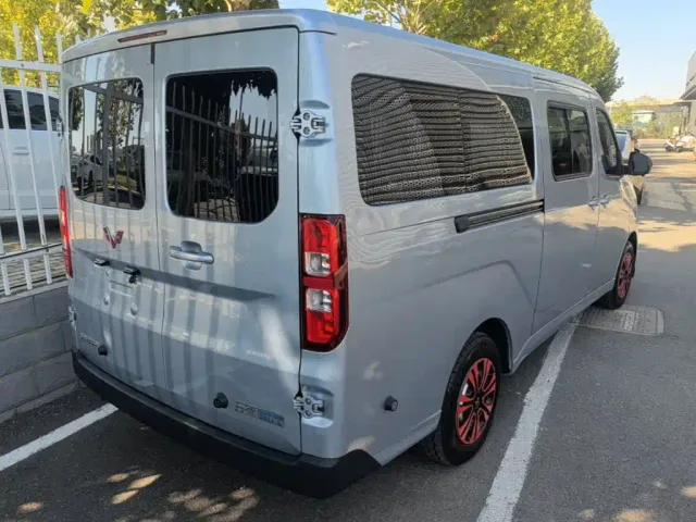 Wuling Yangguang — Фото автомобиля 6