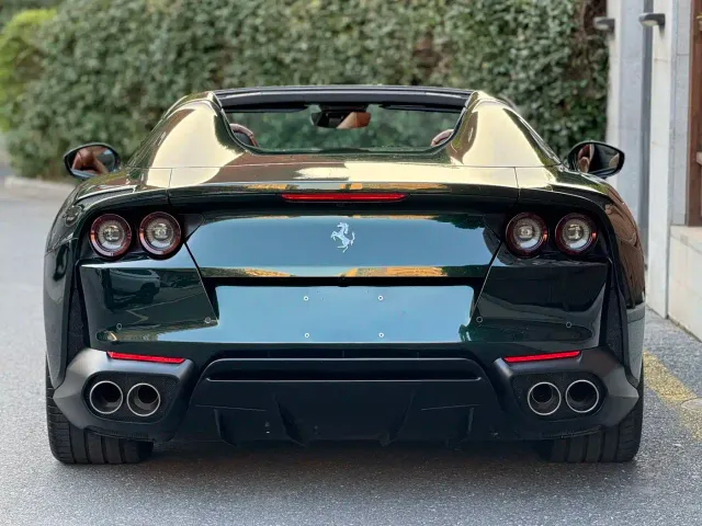 Ferrari 812 — Фото автомобиля 4