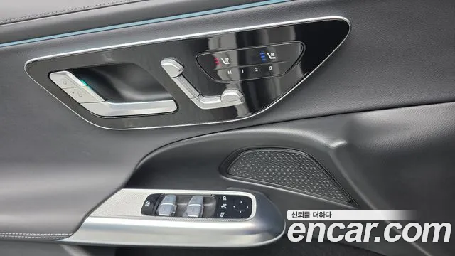 Mercedes-Benz E-Class — Фото автомобиля 12