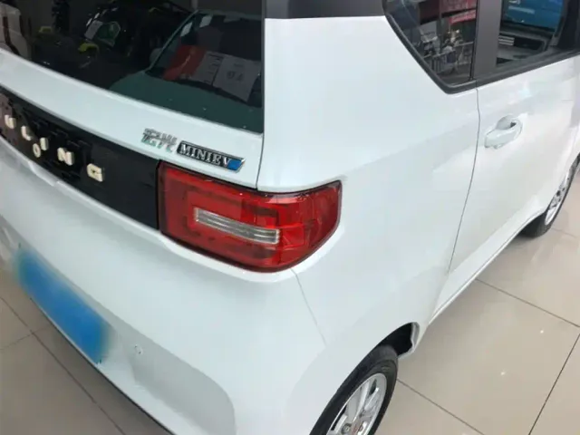 Wuling Hongguang Mini EV — Фото автомобиля 6
