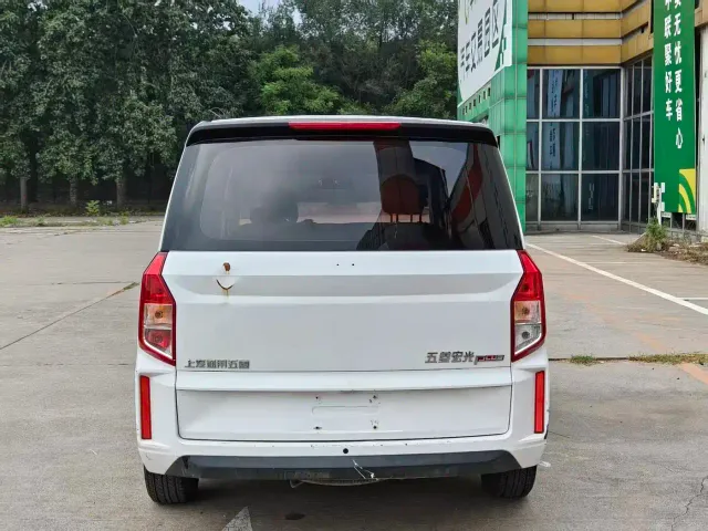 Wuling Hongguang Plus — Фото автомобиля 9