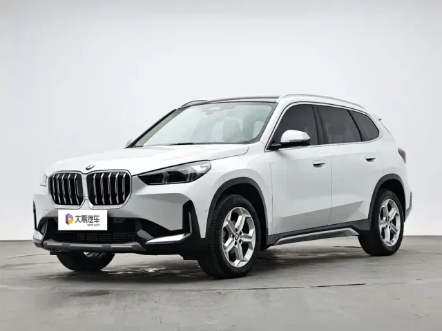 Фотография автомобиля — BMW X1