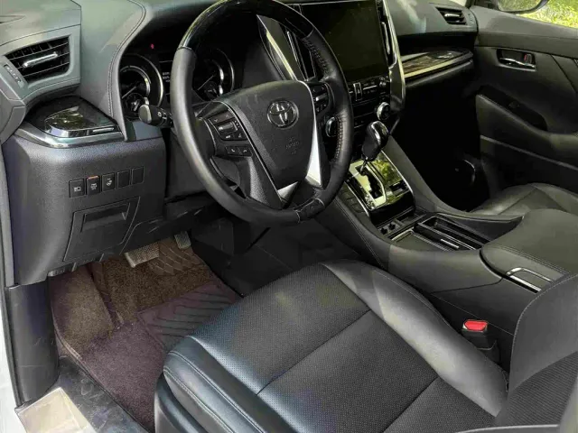 Toyota Vellfire — Фото автомобиля 10