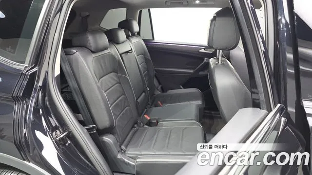 Volkswagen Tiguan — Фото автомобиля 11