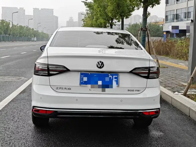 Volkswagen Lavida — Фото автомобиля 8